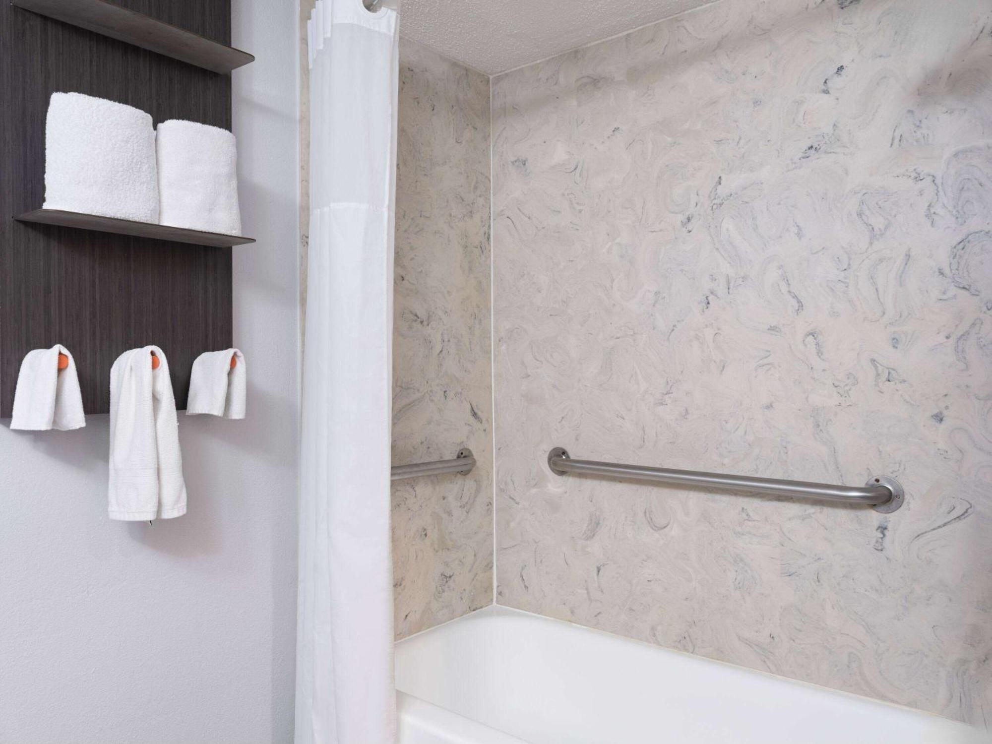 Baymont By Wyndham Indianapolis East Hotell Eksteriør bilde